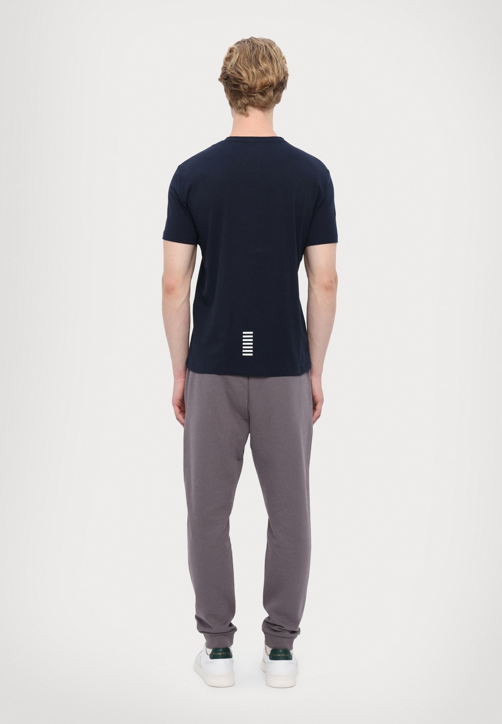

Базовая футболка EA7 Emporio Armani, темно-синий