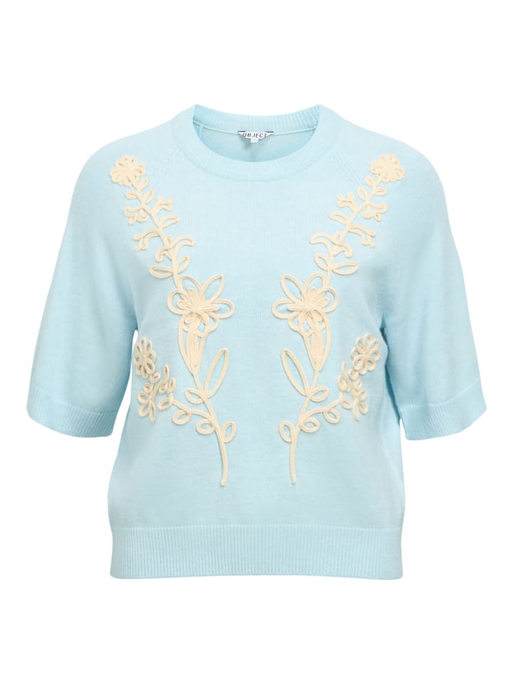 

Object Свитер в зимнем небе