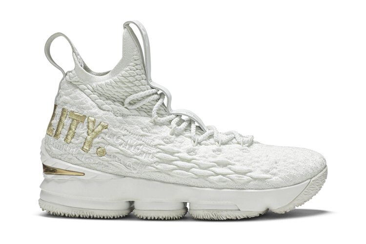 

Кроссовки Nike LeBron 15 'Equality' PE, белый