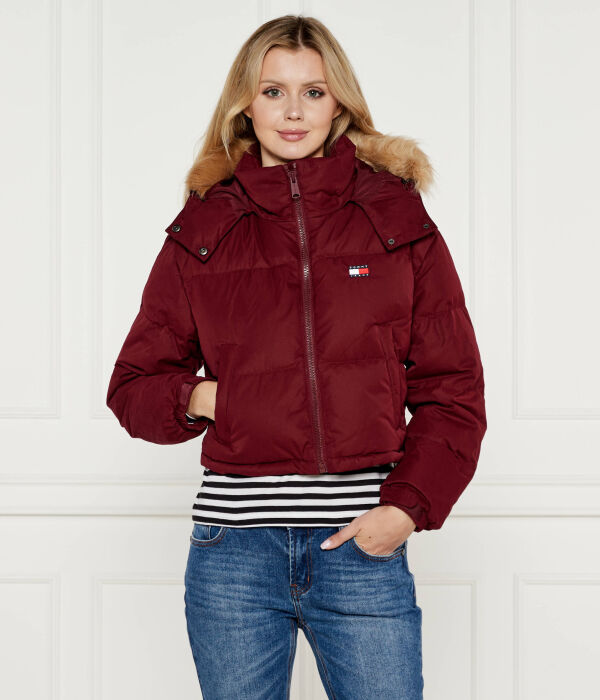 

Пуховик Tommy Jeans Alaska Cropped Fit, бургундия