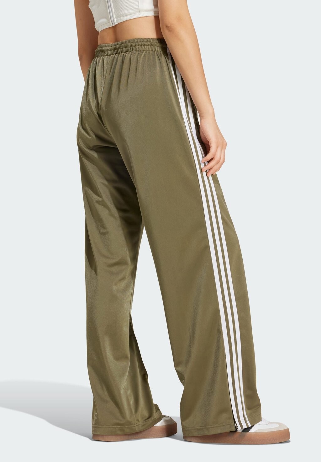 

Спортивные брюки FIREBIRD LOOSE adidas Originals, оливковый