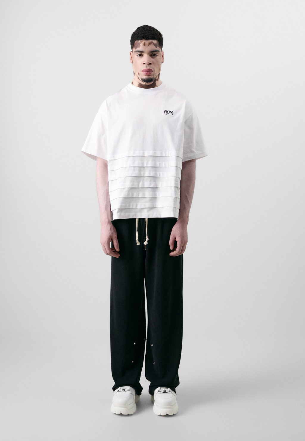 

Базовая футболка TOGO UNISEX Atelier de roupa, белый