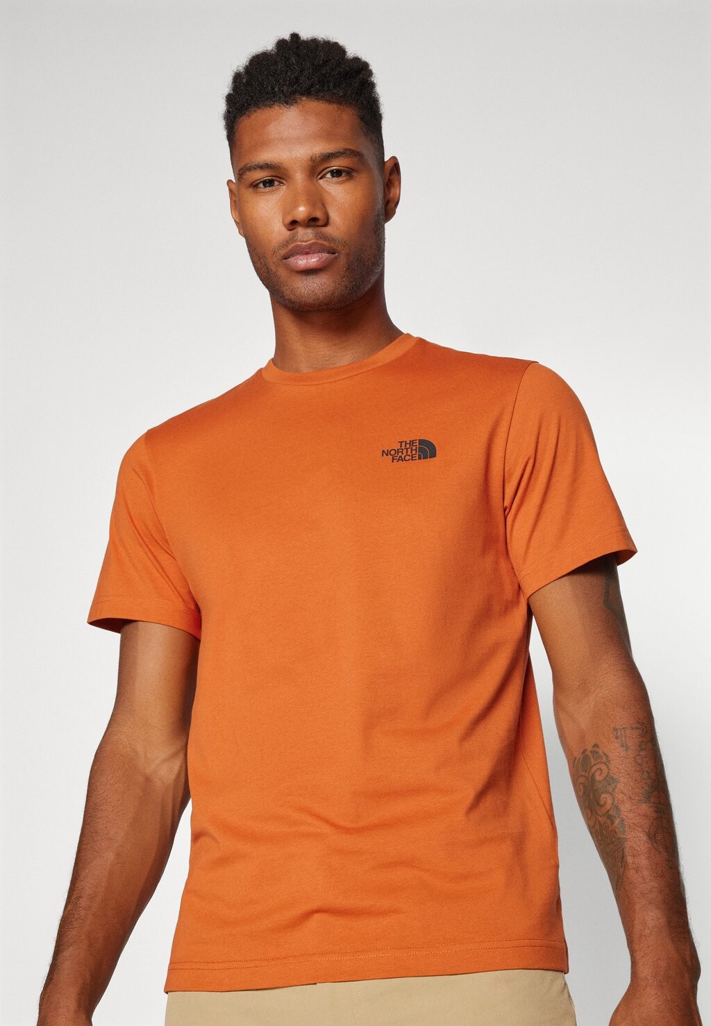 

Футболка с принтом SIMPLE DOME TEE The North Face, коричневый