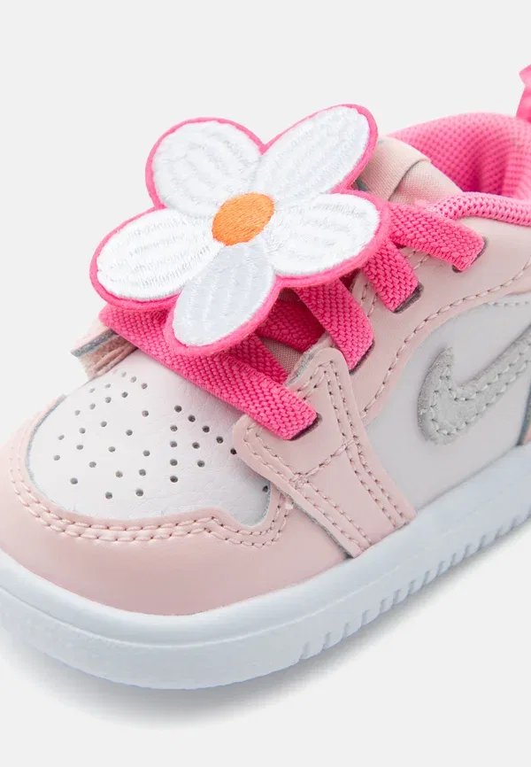 Кроссовки высокие Jordan 1 SE, розовое свечение/светло-аква/розовый цветение/гипер оранж/парус — фото 3
