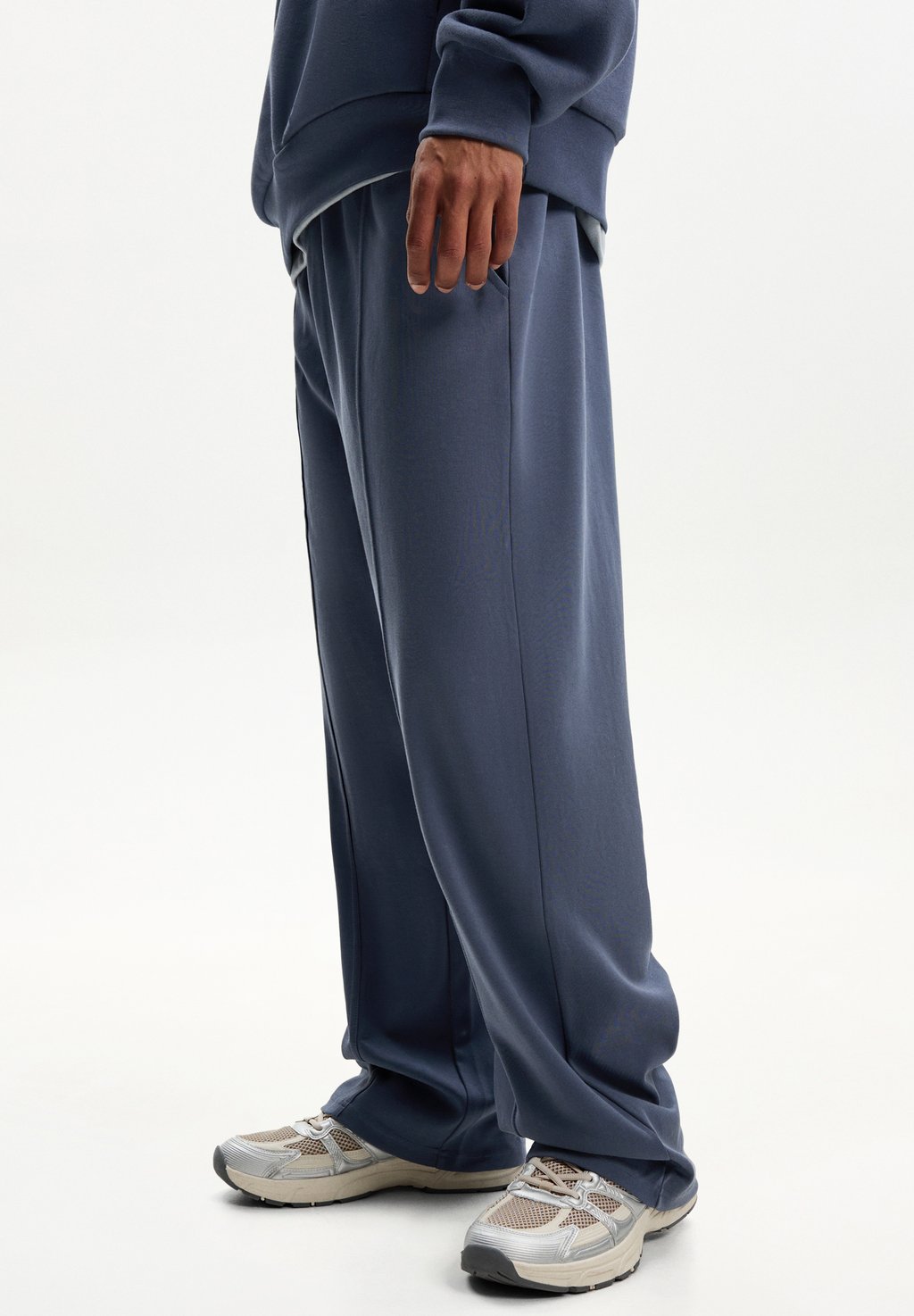 

Спортивные штаны WIDE-LEG Bershka, синий