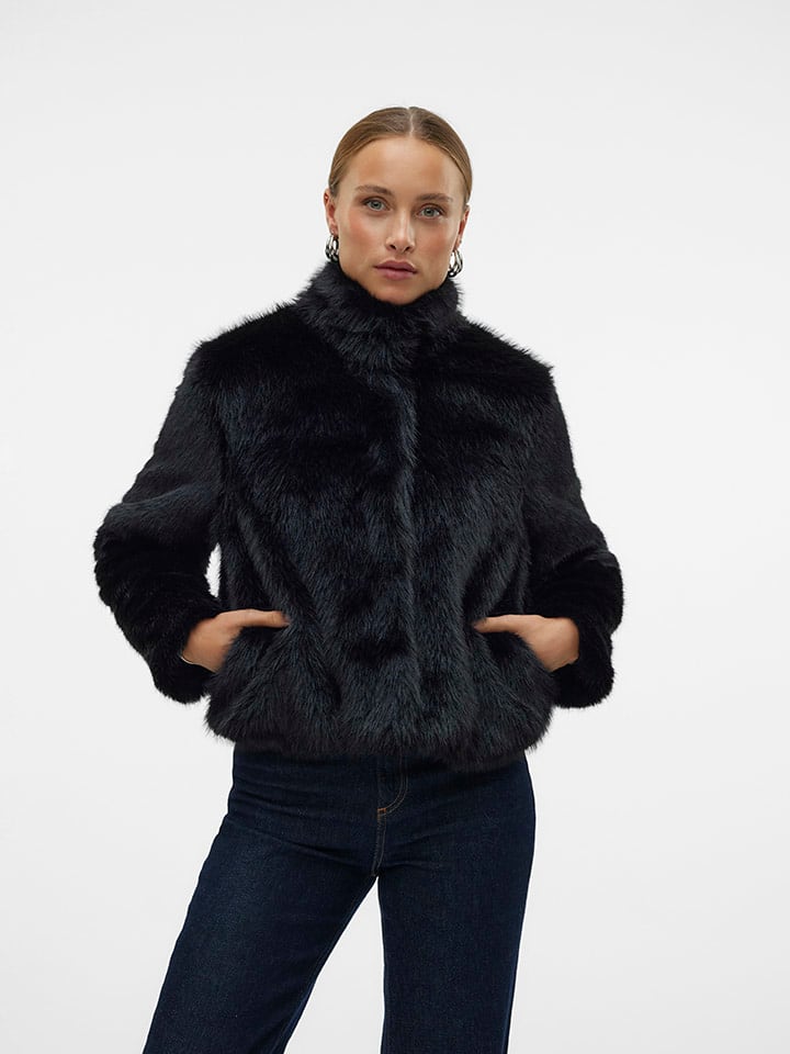 

Vero Moda Куртка из искусственного меха "Monroe Short" черного цвета