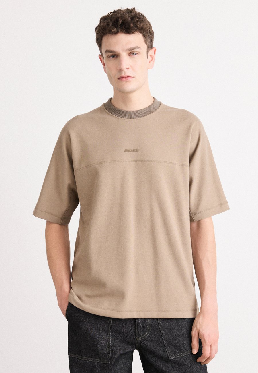 

Футболка BOSS Basic T-shirt, Open Green/Green