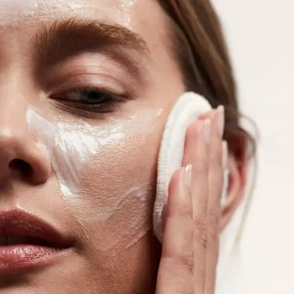 Набор из двух пенок для умывания Caudalie Instant Foaming Cleanser и Vinoclean Gentle Cleansing Almond Milk. — фото 4