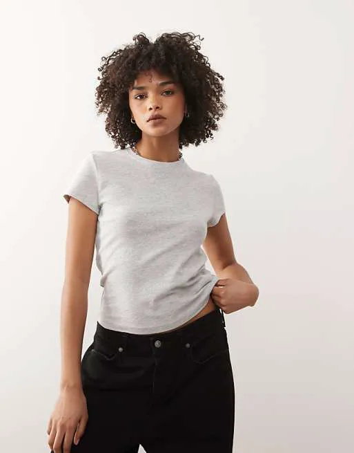 

Серая меланжевая футболка Weekday в стиле 90-х