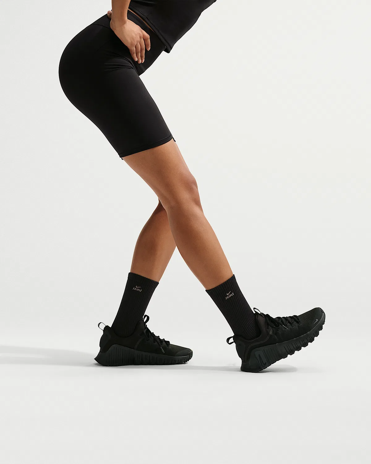 Женские носки для пилатеса Dri-FIT с грип-покрытием (1 пара) NikeSKIMS, NSKM Obsidian/NSKM Armor — фото 4