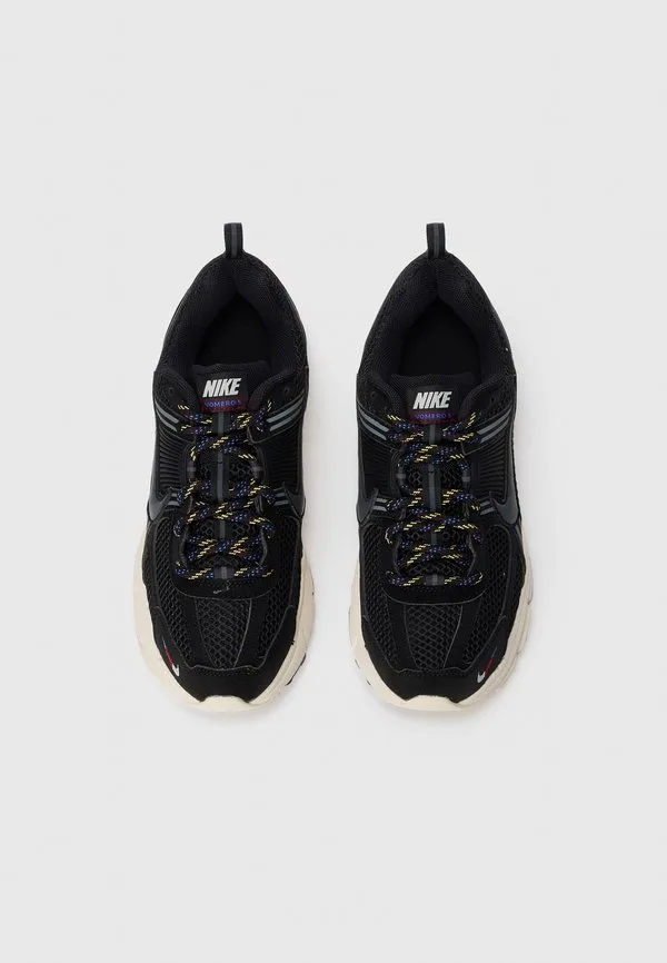 Кроссовки vomero 5 Nike Sportswear, Black/Anthracite/Soft Pearl/Burgundy Crush — фото 4