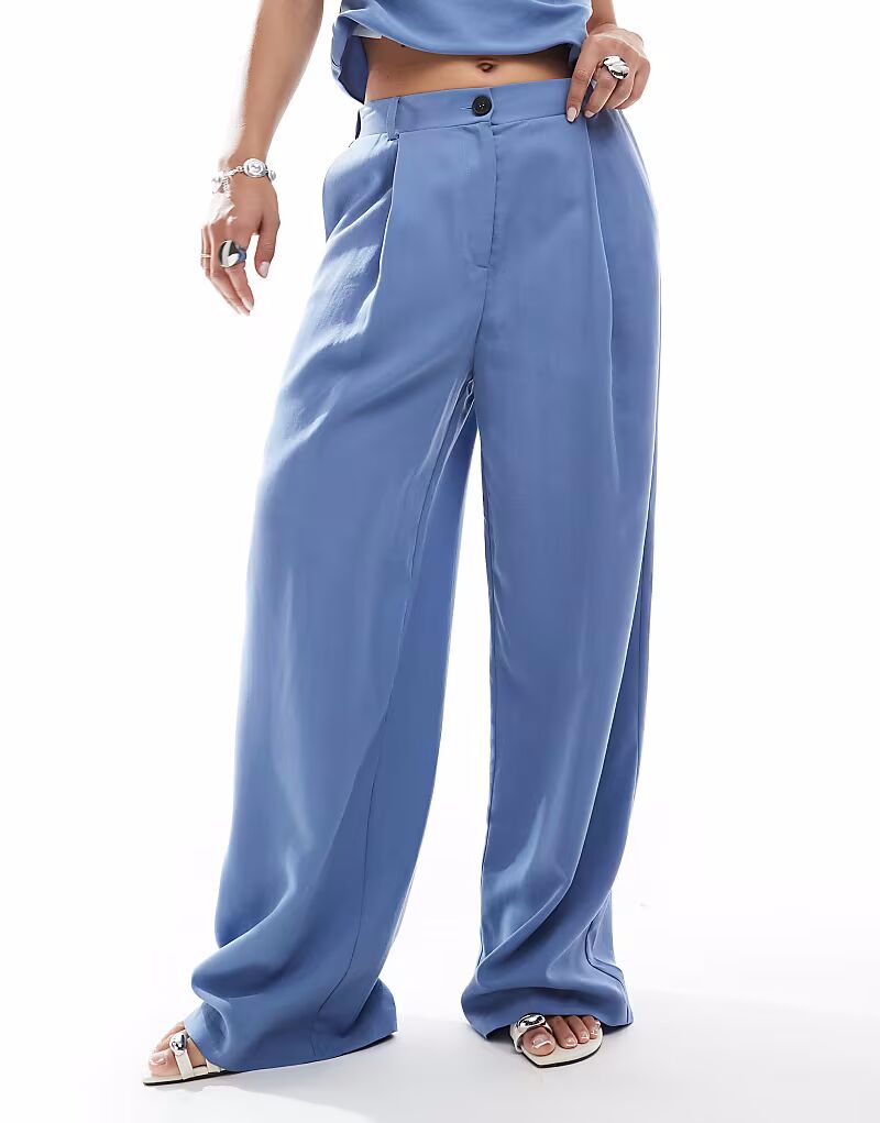 

Широкие брюки-папы из лиоцелла синего цвета Asos Design