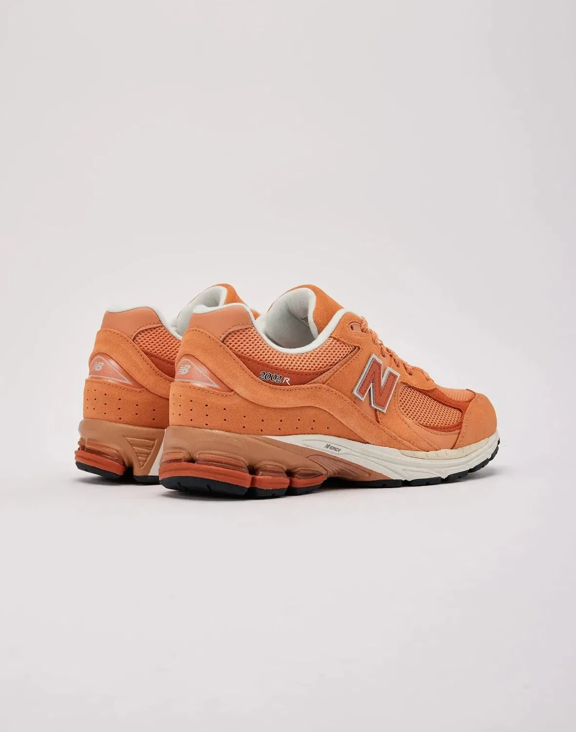 Мужские кроссовки New Balance 2002R M2002RFJ оранжевого цвета, модель DWA3414 — фото 3