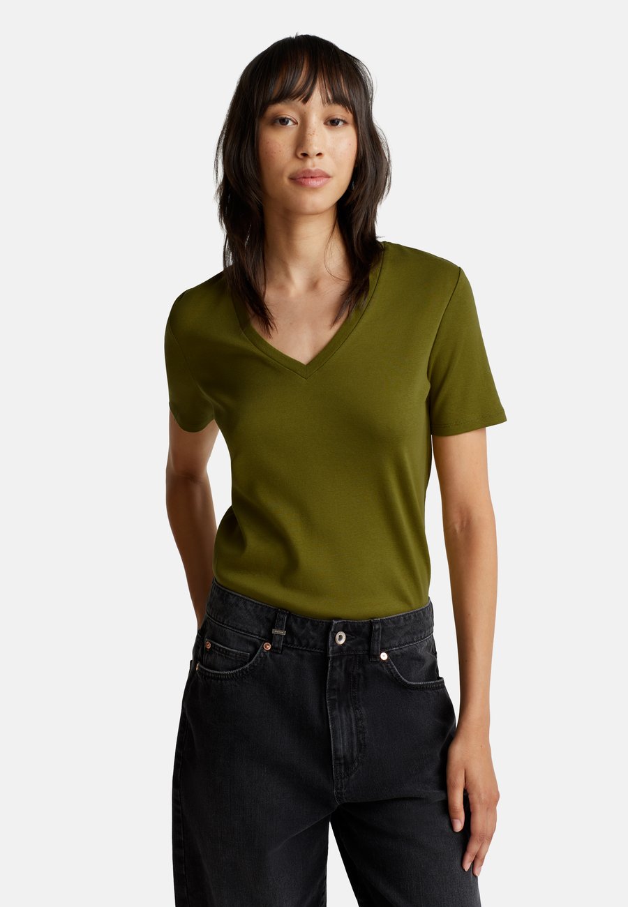

Футболка United Colors of Benetton WITH V-NECK, Green