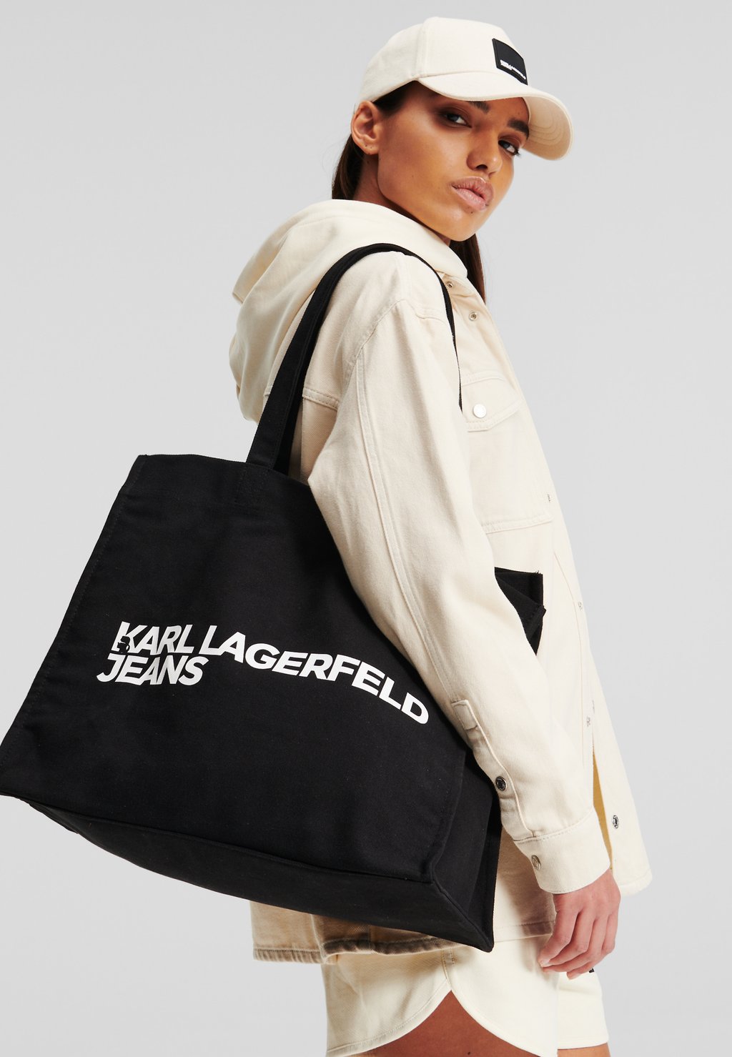 

Сумка для покупок LOGO Karl Lagerfeld Jeans, черный