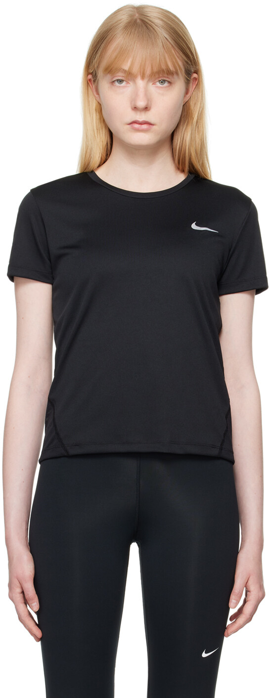 

Черная футболка с круглым вырезом Nike
