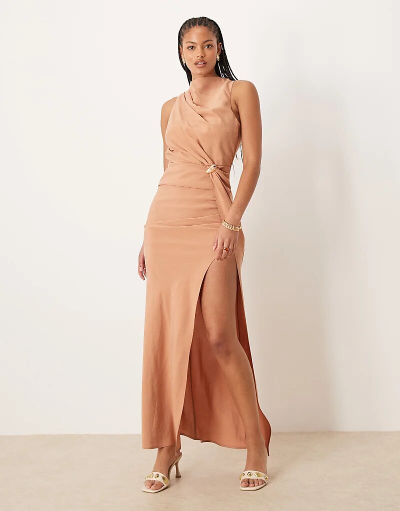 

Длинное платье ASOS DESIGN с асимметричным вырезом и фурнитурой цвета мокко Asos Tall