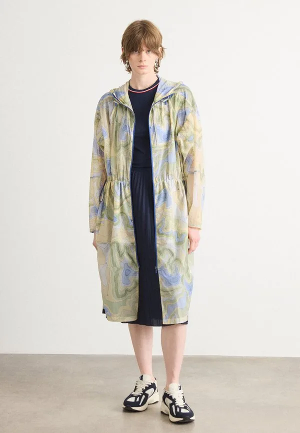 Парка Lacoste Multico/France Blue, капюшон, синий