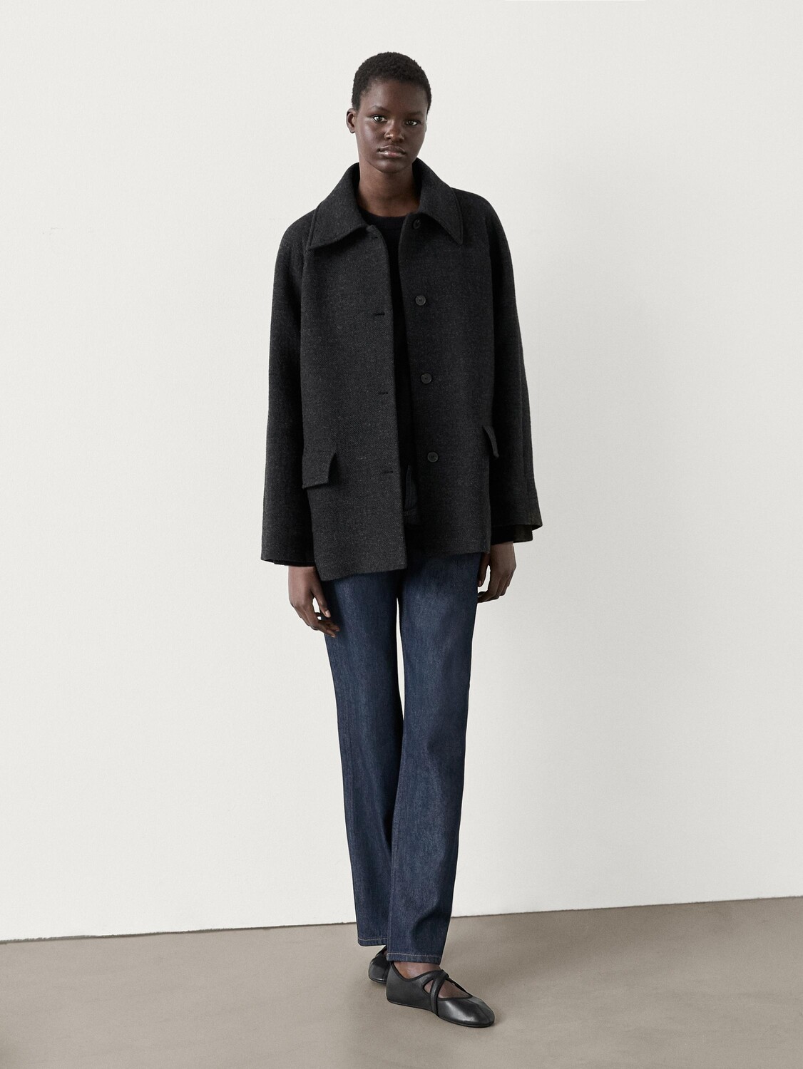 

Пальто средней длины из смеси шерсти с пуговицами Massimo Dutti, серый