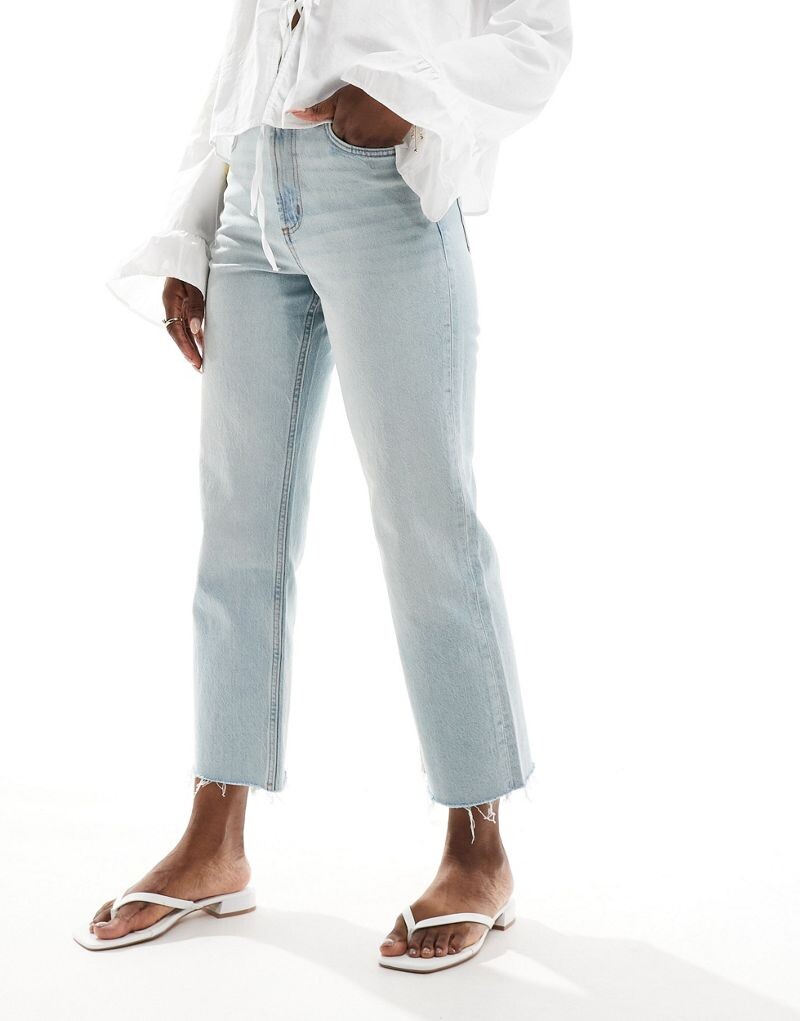 

ASOS DESIGN - Голубые прямые джинсы с эффектом потертости