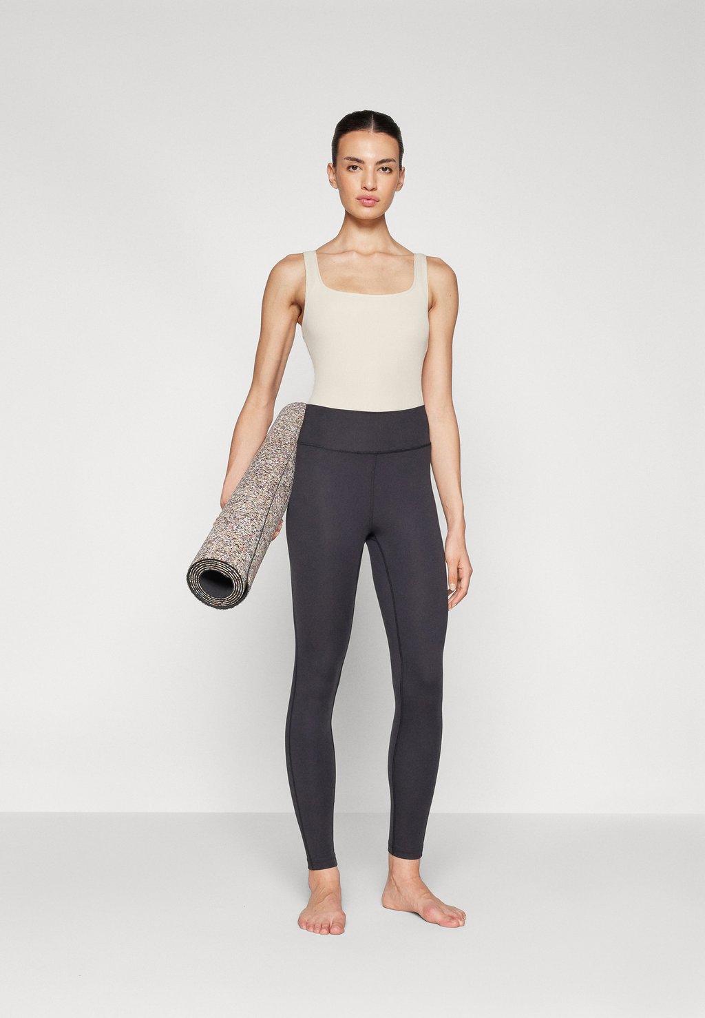 

Боди PENNY SQUARE NECK BODYSUIT Girlfriend Collective, молочный