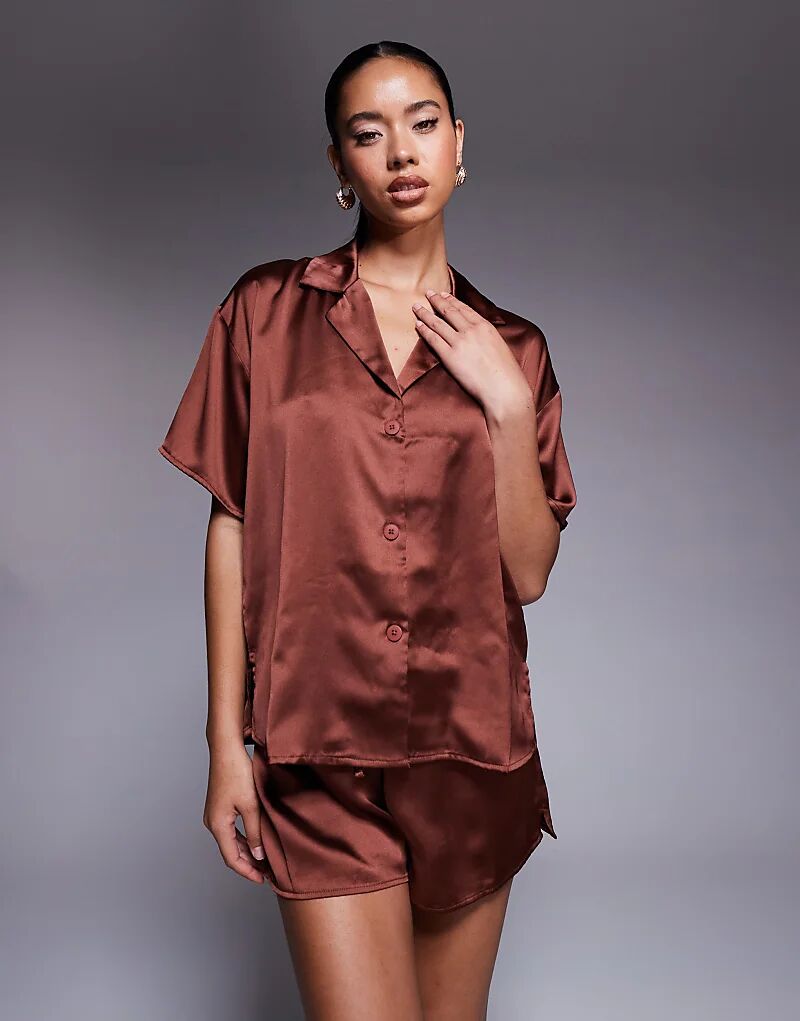 

Коричневая атласная рубашка с короткими рукавами от ASOS DESIGN