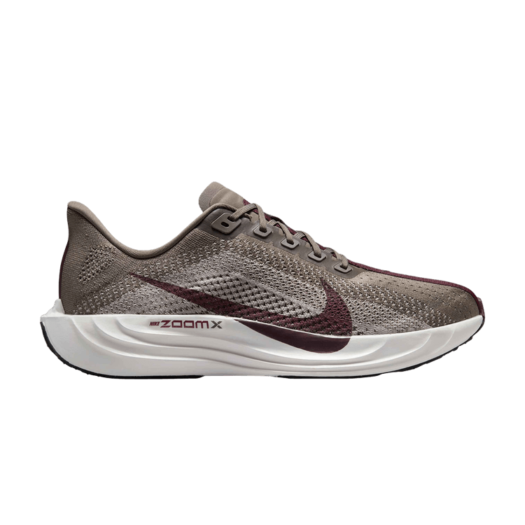 

Кроссовки Pegasus Plus 'Olive Grey Maroon', зеленый
