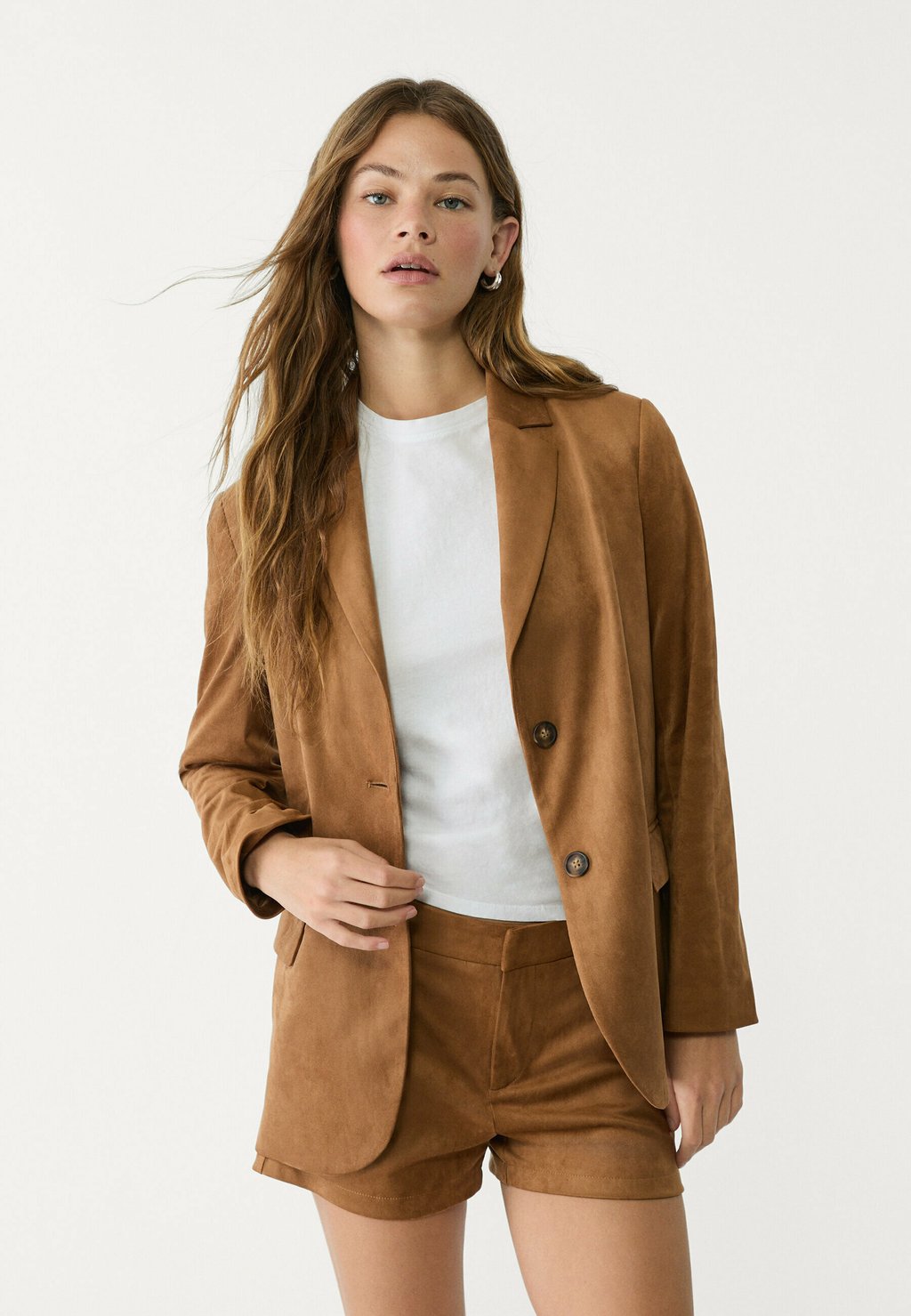

Шорты Stradivarius, песочный