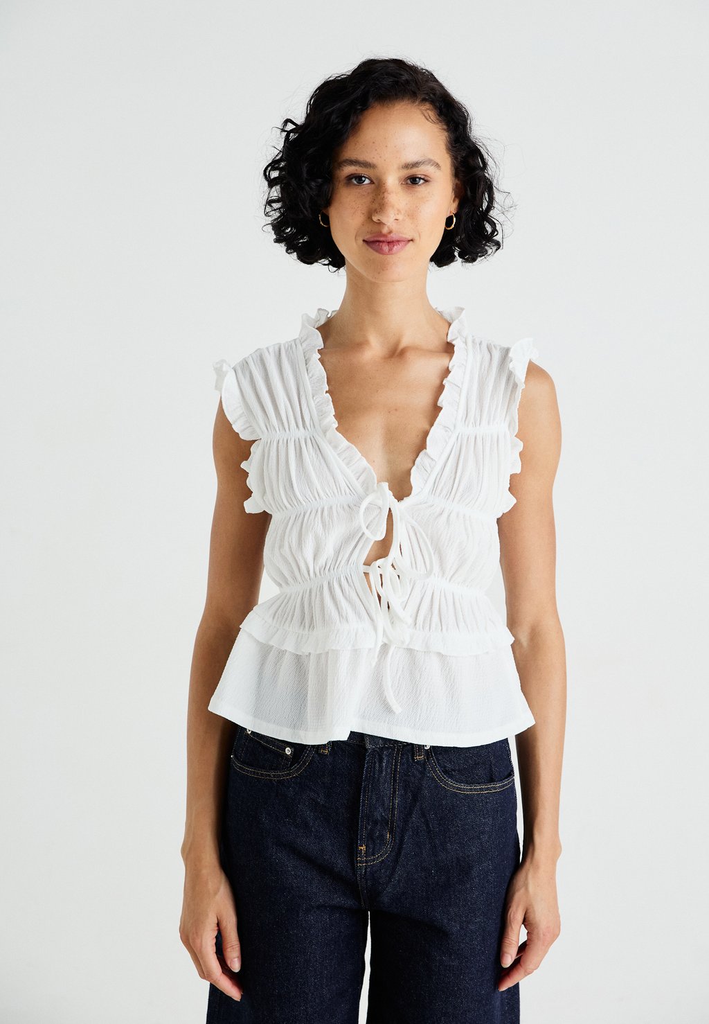

Топ FRILL TIE FRONT Gina Tricot, слоновая кость