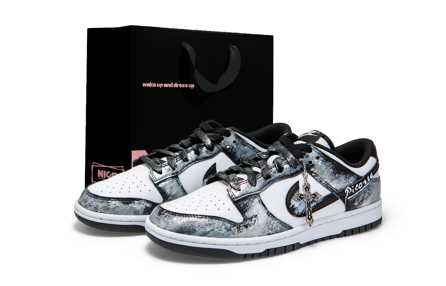 

Nike Dunk Abrasion Resistant Breathable Low top Skateboard Shoes Unisex Black Silver