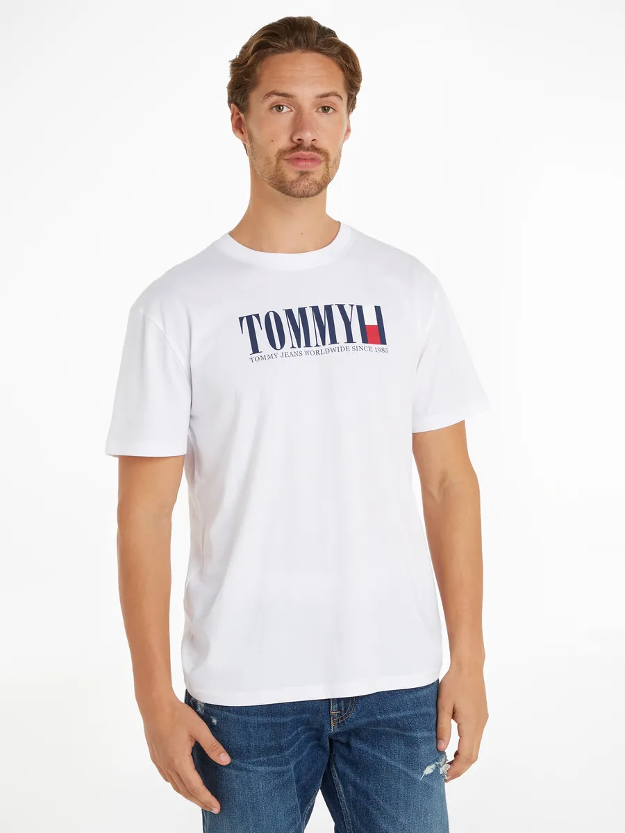 

Футболка Tommy Jeans "TJM REG TOMMY DNA FLAG TEE EXT" с логотипом, белый