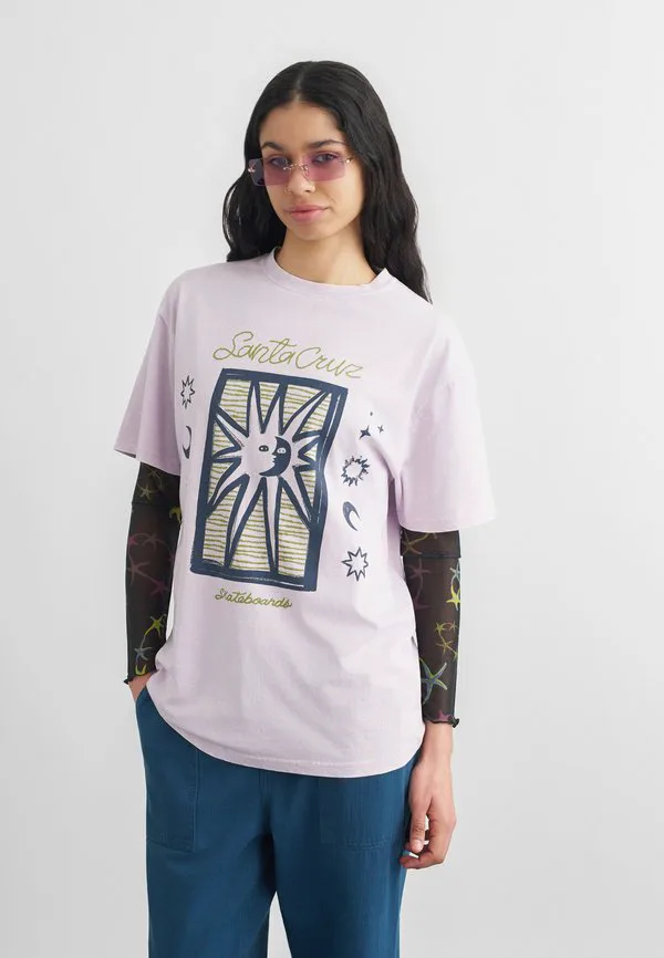 

Футболка с принтом в виде надписи «солнечный штамп» Santa Cruz, Lilac Acid Wash, Серый, Футболка с принтом в виде надписи «солнечный штамп» Santa Cruz, Lilac Acid Wash