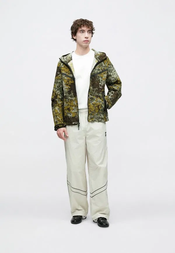 Легкая куртка Nike Sportswear, Olive Flak/Black — фото 3