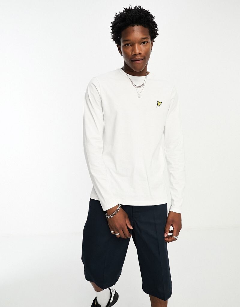 

Белая футболка с длинными рукавами и логотипом Lyle & Scott
