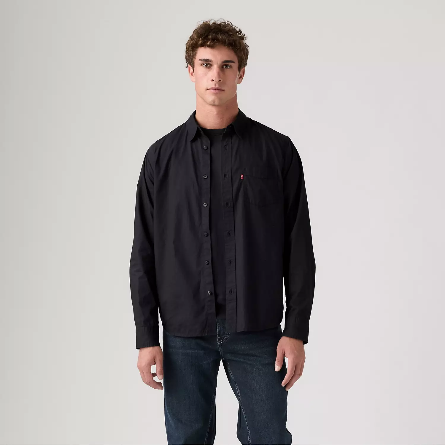 Классическая рубашка стандартного кроя с одним карманом Levi's, цвет Caviar - Black — фото 2