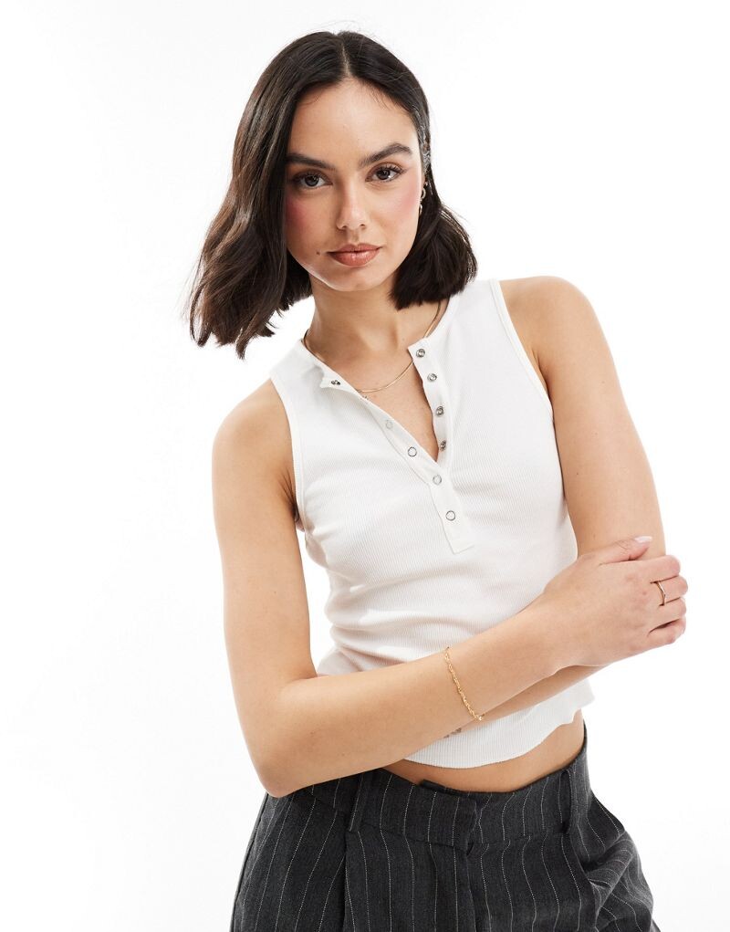 

Miss Selfridge – Белый топ без рукавов с кнопками