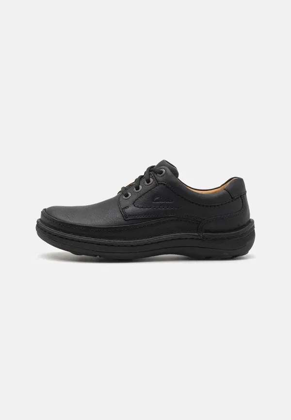 Ботинки повседневные Clarks Nature Three, черный