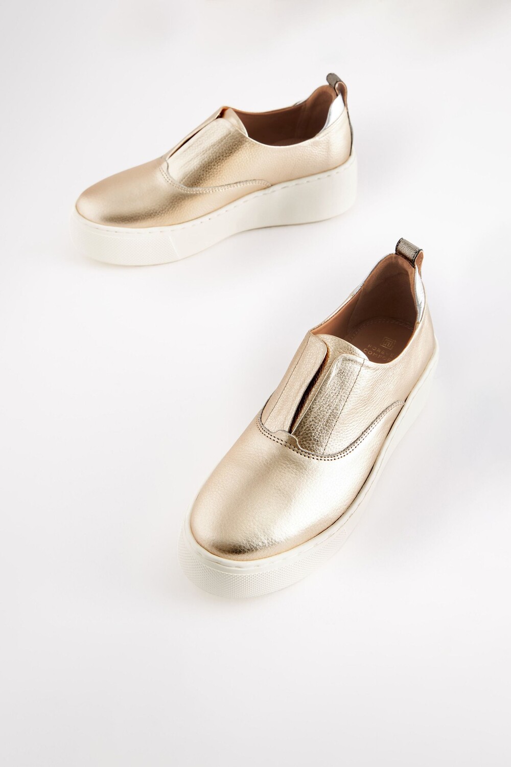 Кожаные спортивные кроссовки на толстой платформе на танкетке Signature Forever Comfort Next, желтый — фото 2