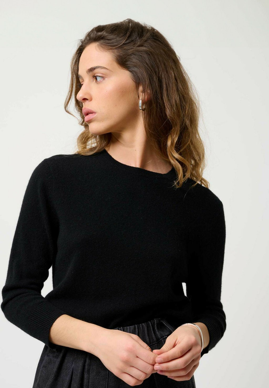

Джемпер ESTARIS Authentic Cashmere, антрацит