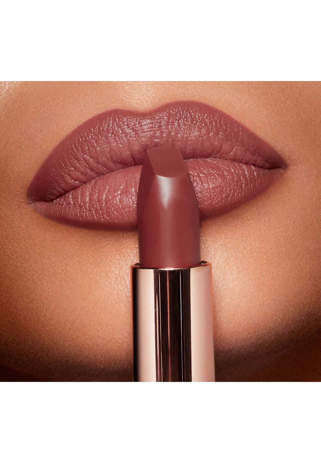 Помада Charlotte Tilbury Matte Revolution Pillow Talk Medium — фото 3