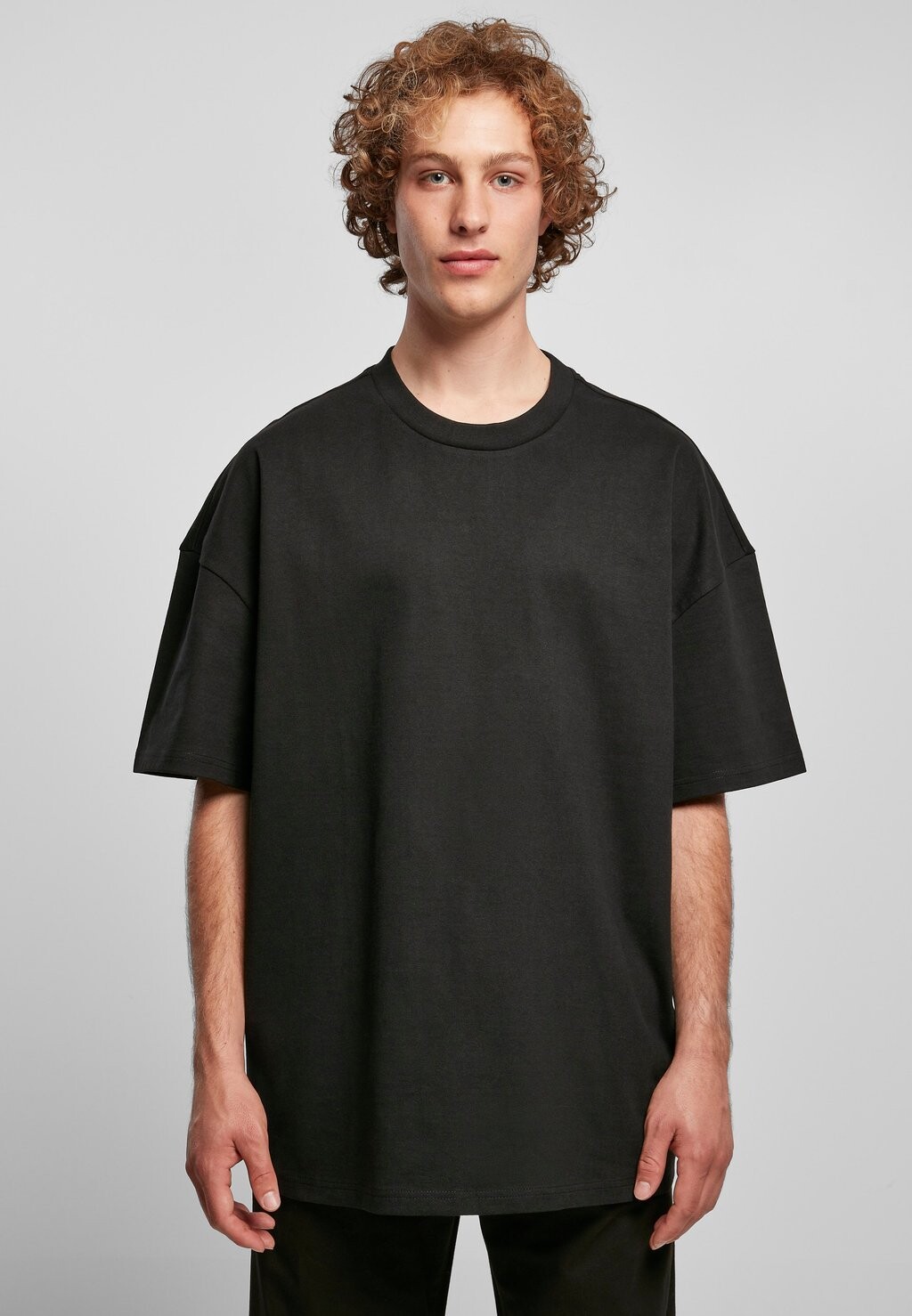 

Базовая футболка ULTRA HEAVY OVERSIZED Urban Classics, черный