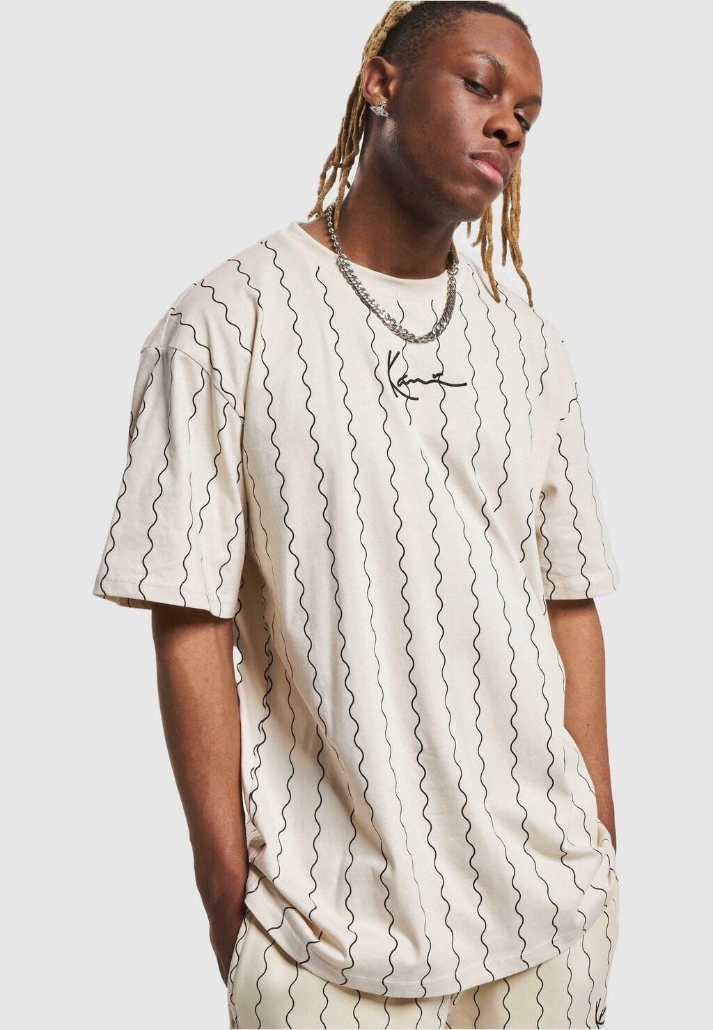 

Футболка с принтом SMALL SIGNATURE ZICZAC PINSTRIPE Karl Kani, кремовый черный