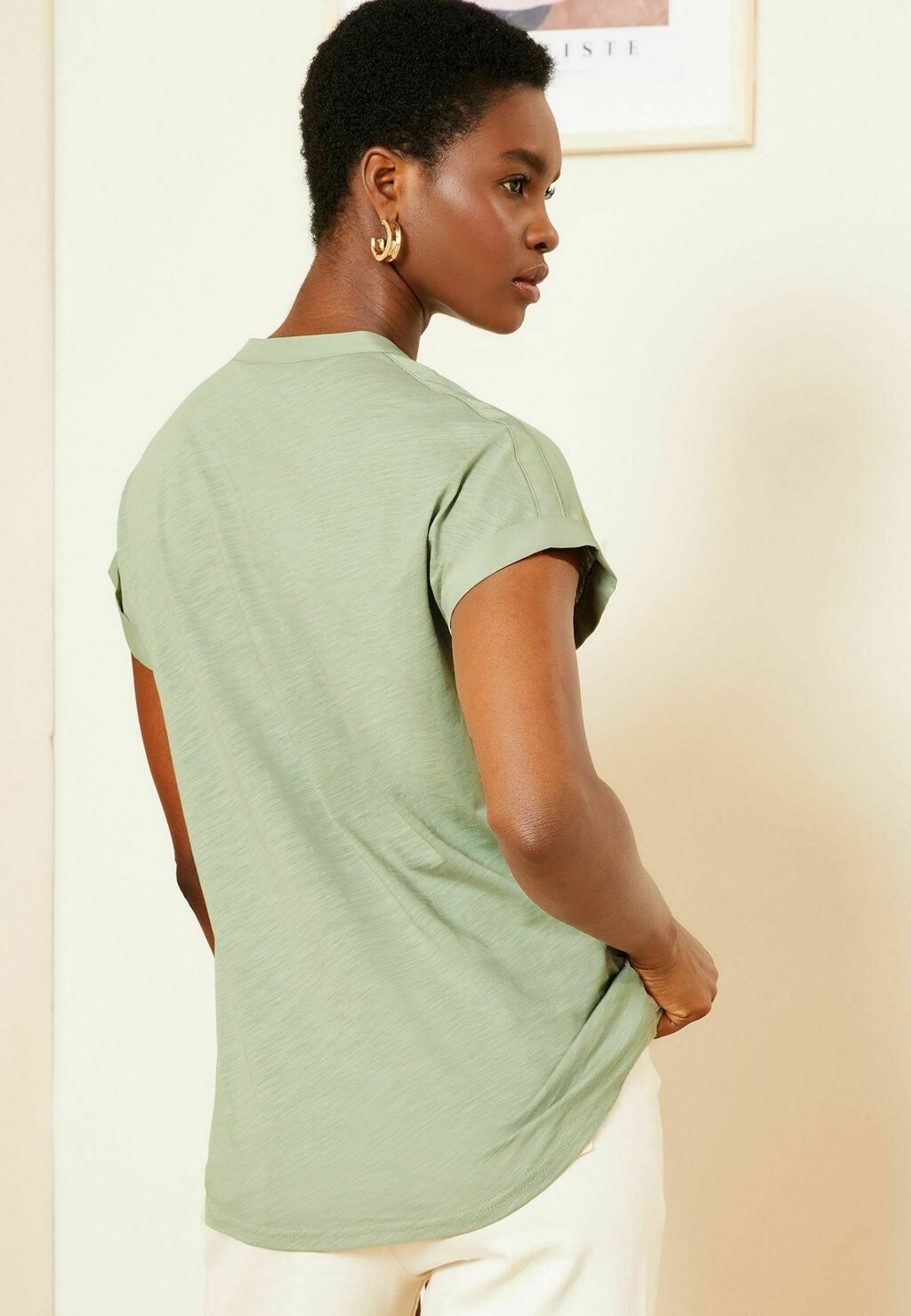 

Футболка с принтом SHORT SLEEVE Love & Roses, зеленый