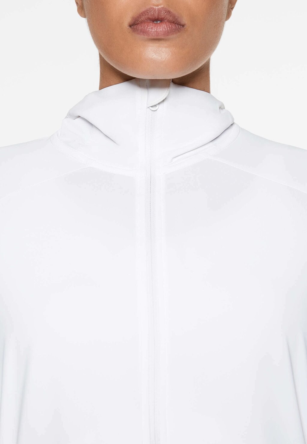 

Тренировочная куртка COOL TOUCH TECHNICAL OYSHO, белый