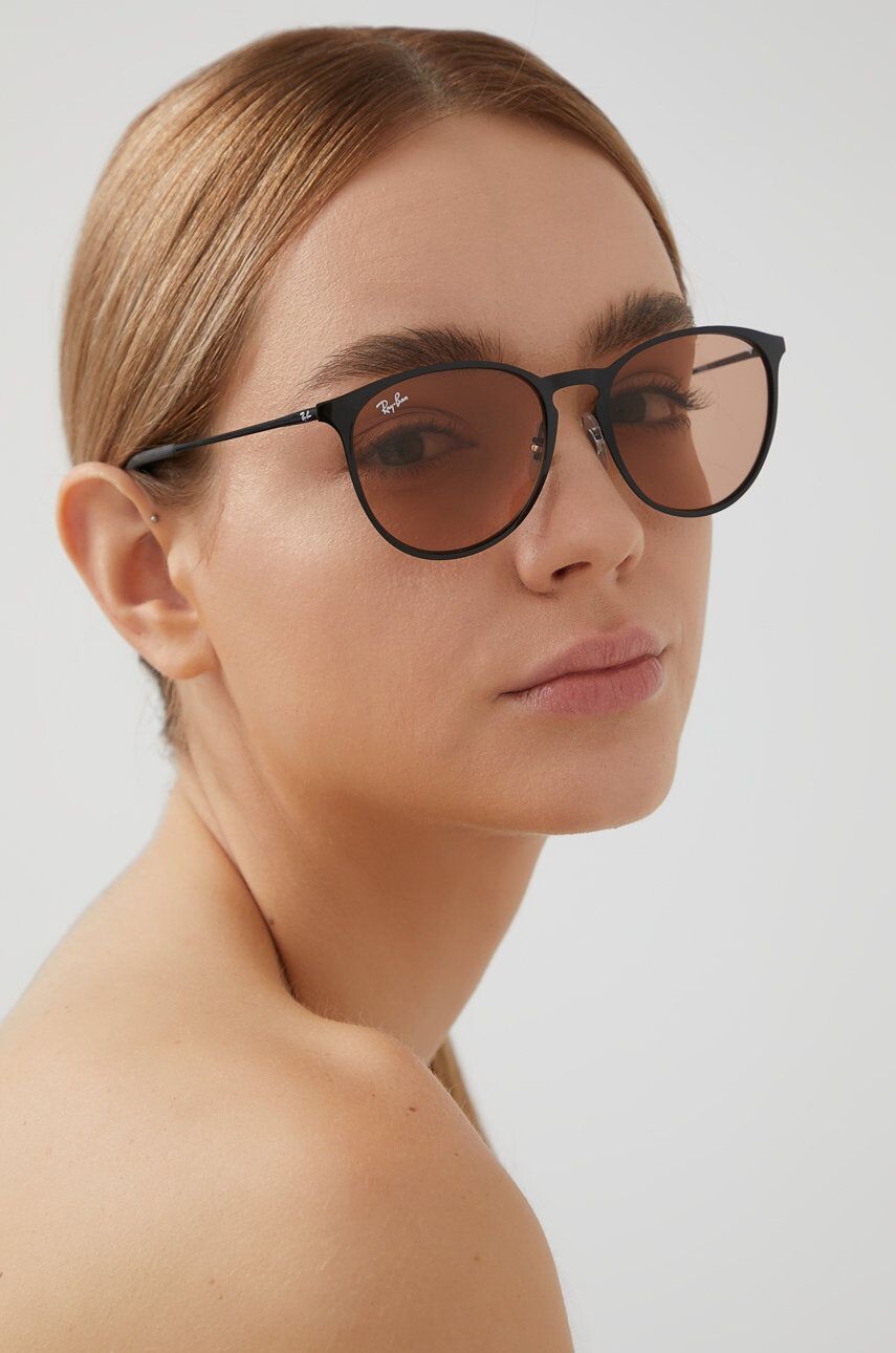 

Солнцезащитные очки Ray-Ban, черный