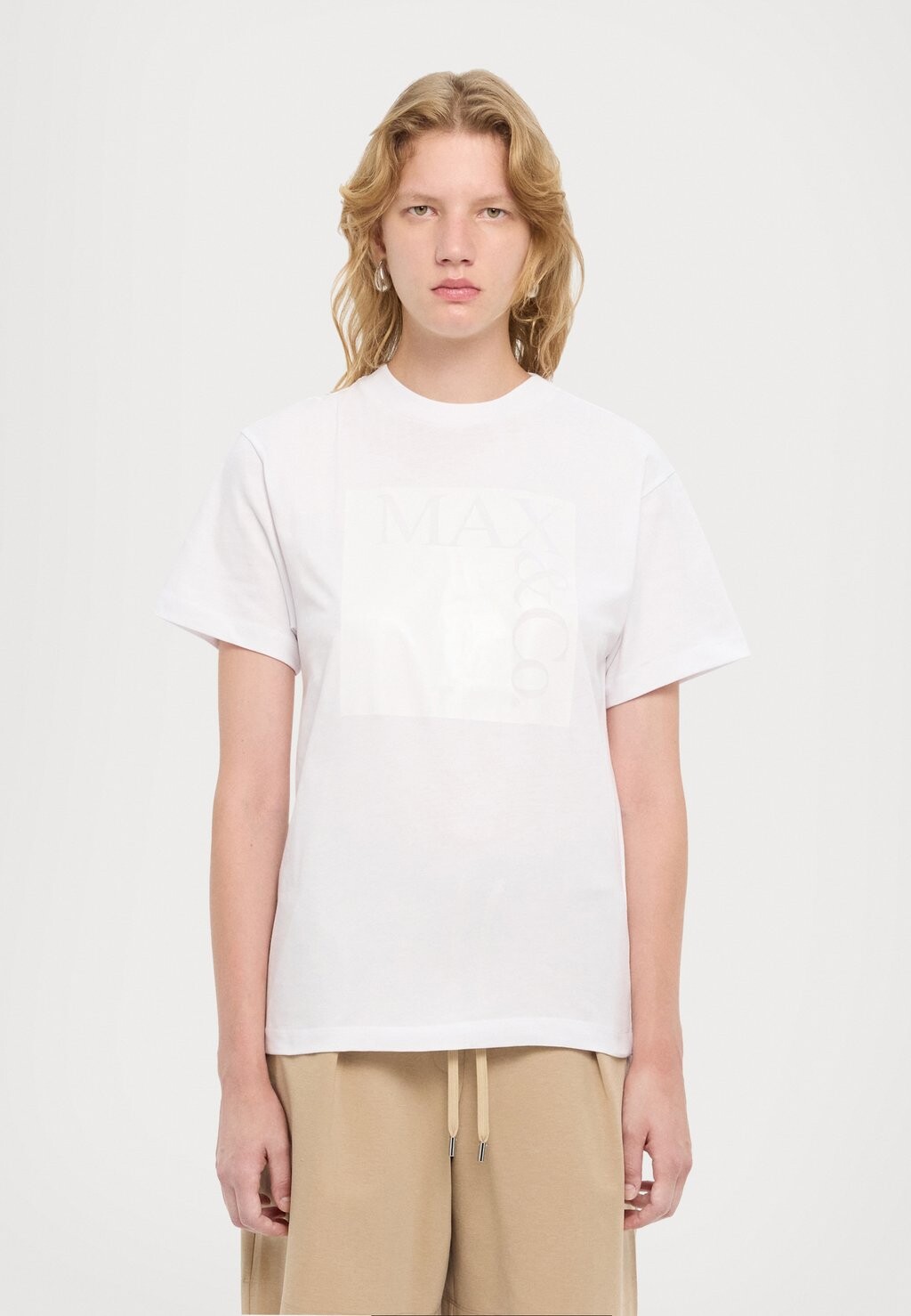 

Футболка с набивным рисунком TEE MAX&Co., белый