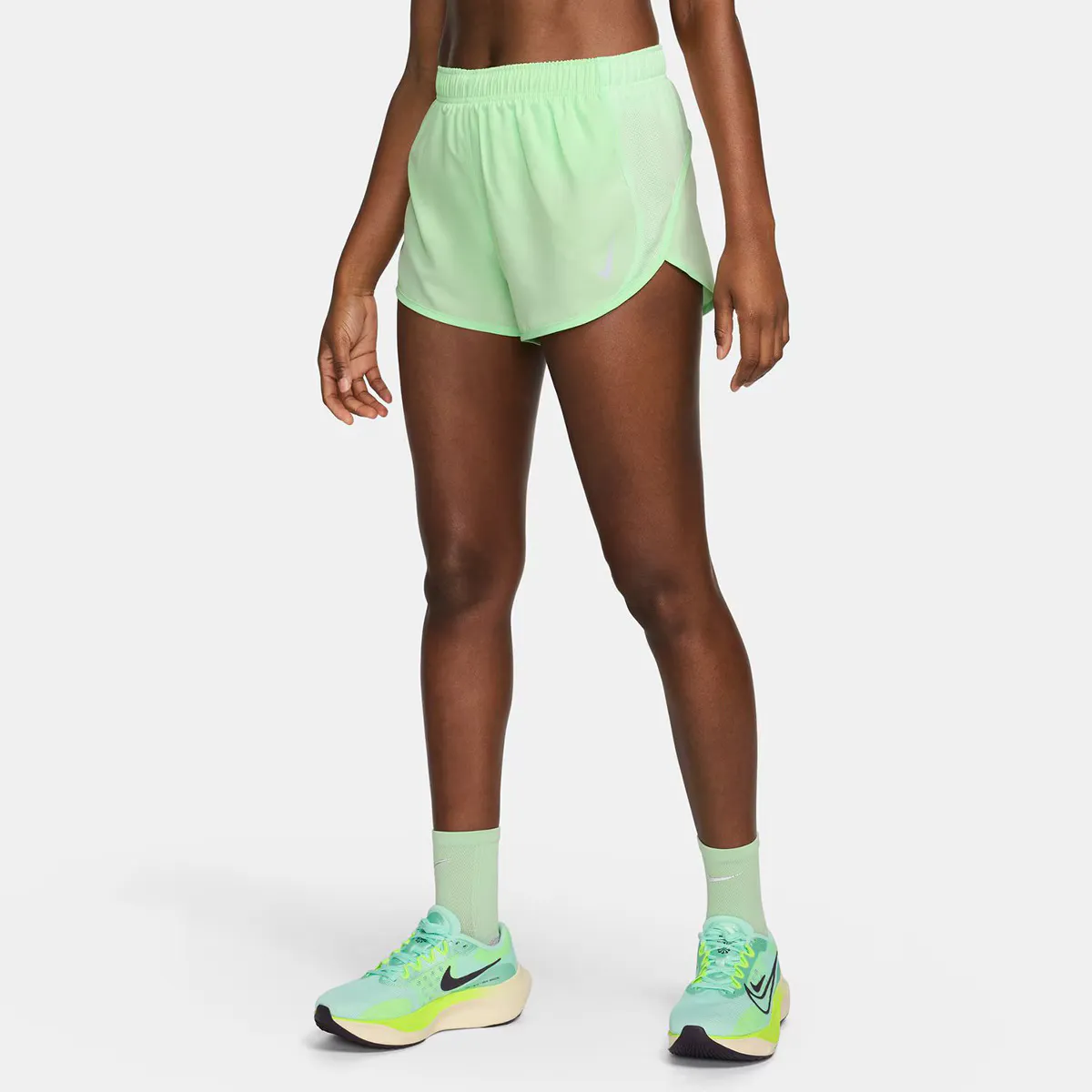 

Женские шорты Nike Fast Tempo, зеленый