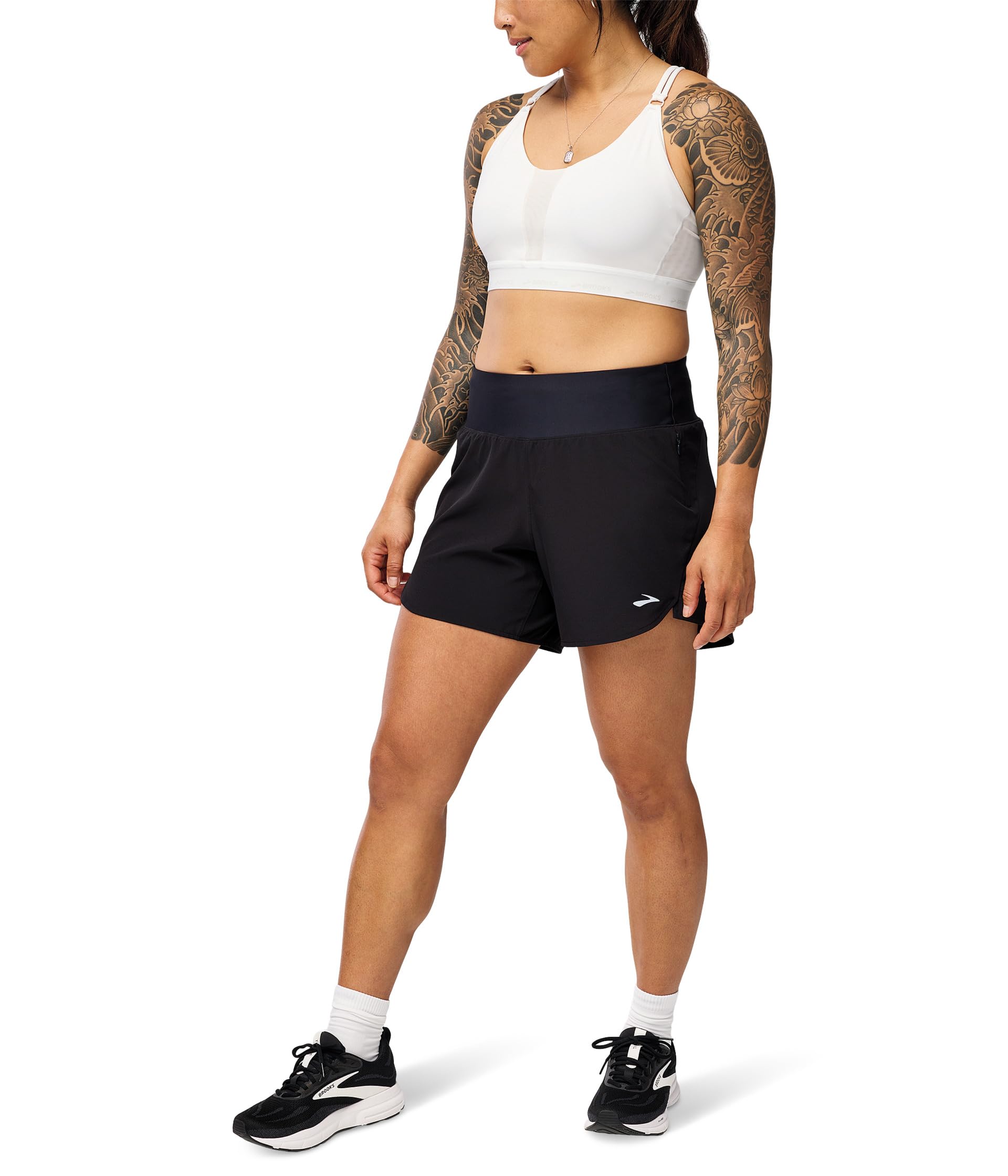

Шорты Brooks Chaser 5" Shorts 2.0, черный