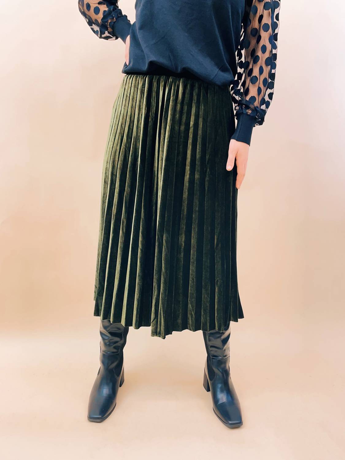 

Юбка Evie Velvet в оливковом цвете Papillon