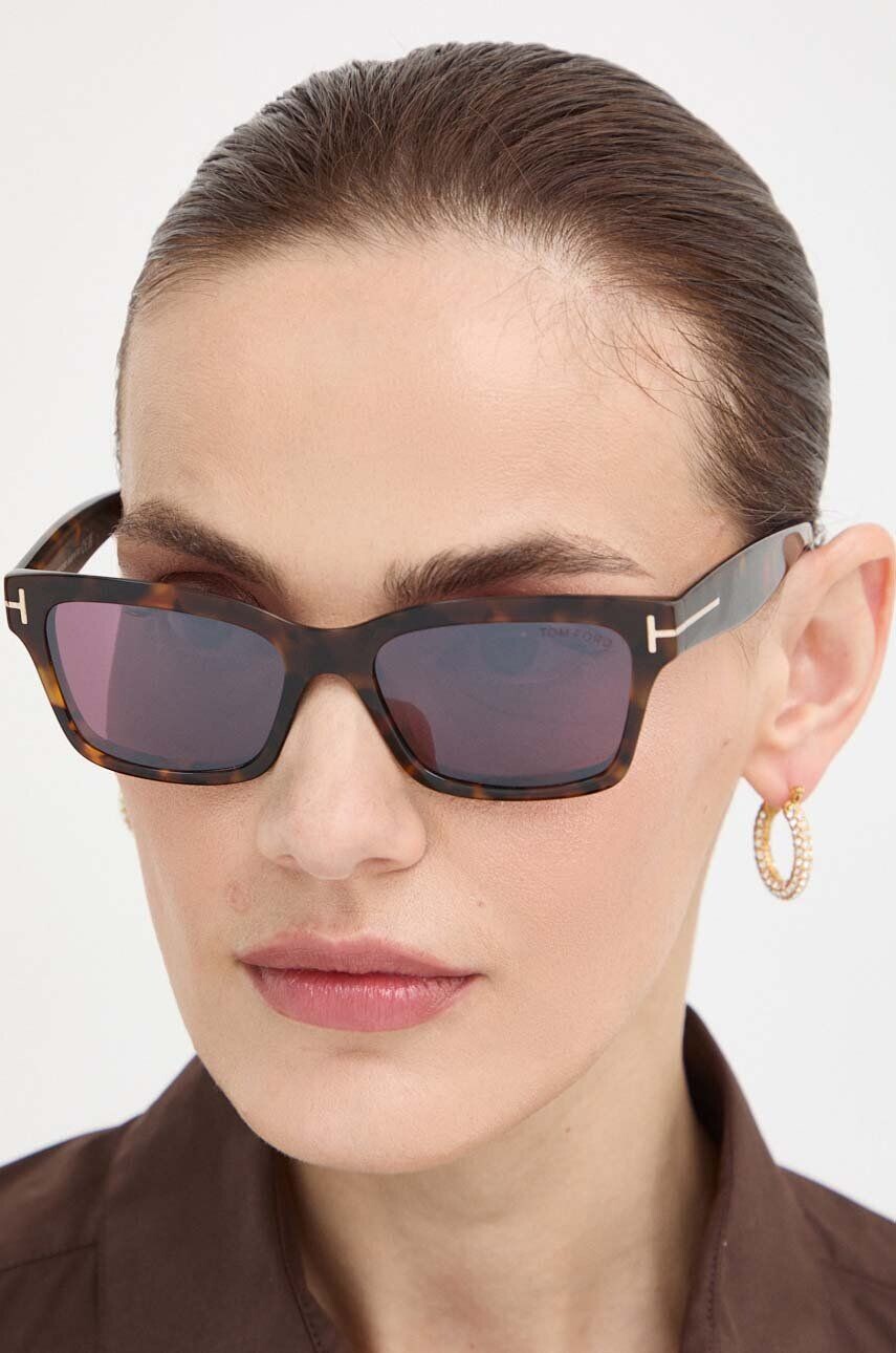 

Солнцезащитные очки Tom Ford, коричневый